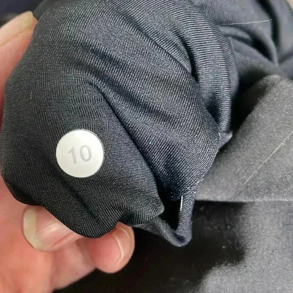 Lululemon Run: breezy by skirt laser cut 2013 - Picture 9 of 9